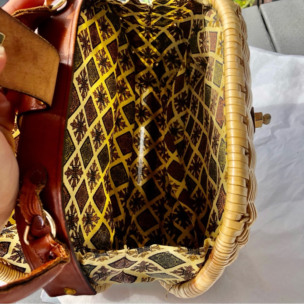 Woven vintage Straw Basket Bag with Brown Leather Trim - Picture 11 of 12